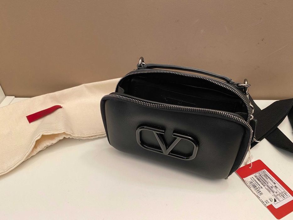 Valentino Garavani geanta piele, autentica, retail price 1200 euro