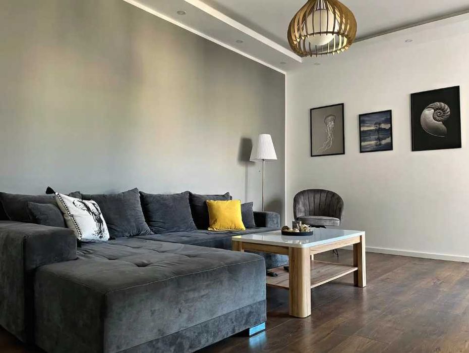 Дава се под наем Двустаен апартамент в Пловдив, Остромила - 79 кв.м за 306 € - Снимка #2