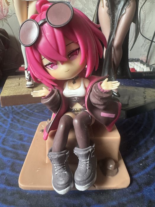 Продам фигурки из Azur Lane и HSR