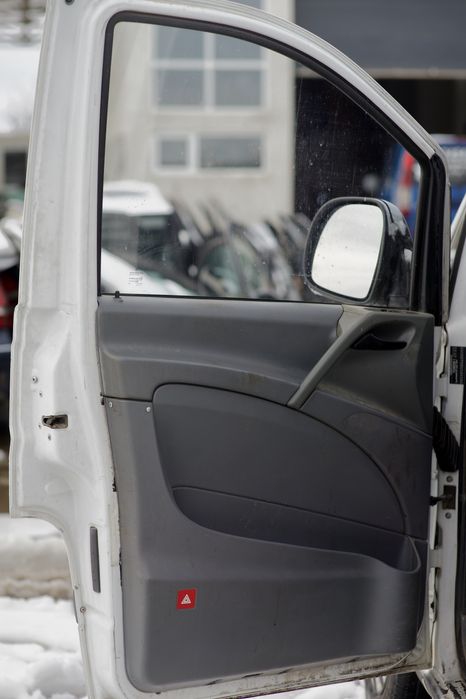 Usa stnga dreapta Mercedes Vito Viano W639 macara fata usa clanta bara