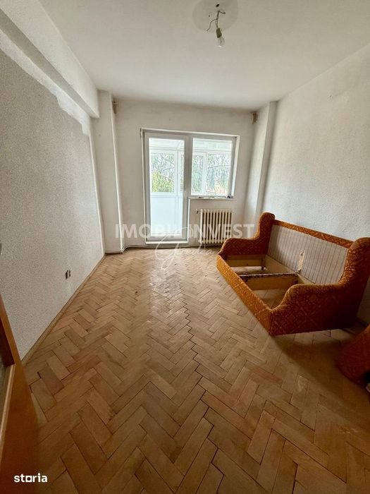 Apartament cu 3 camere, decomandat, Cetate, pret 79.000
