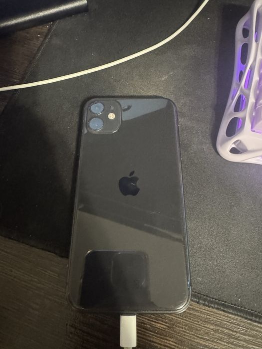 Продам Iphone 11