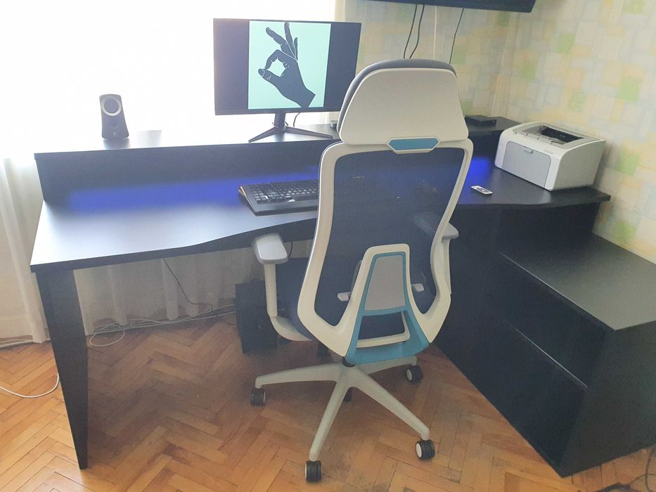 Бюро Kring | Черен мат | LED | ТОП Състояние