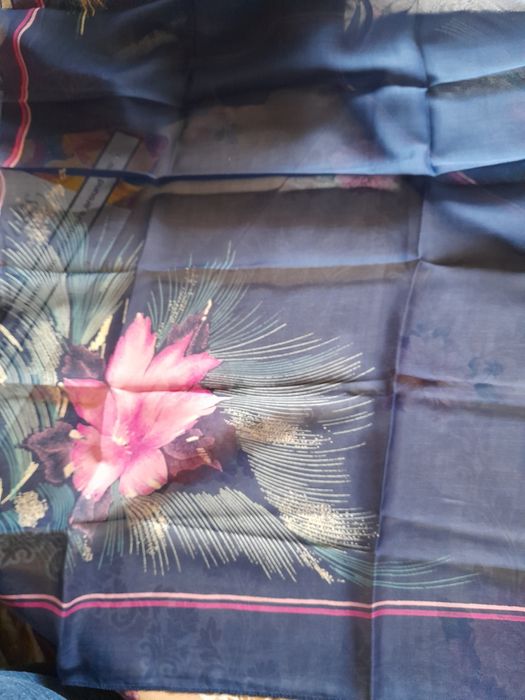 4 броя нови дамски шала