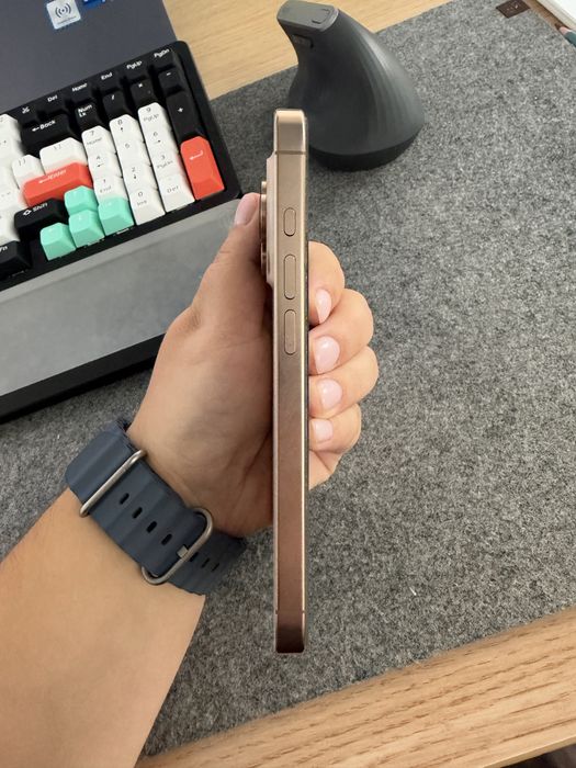 Apple iPhone 16 Pro 256 ГБ | Desert Titanium