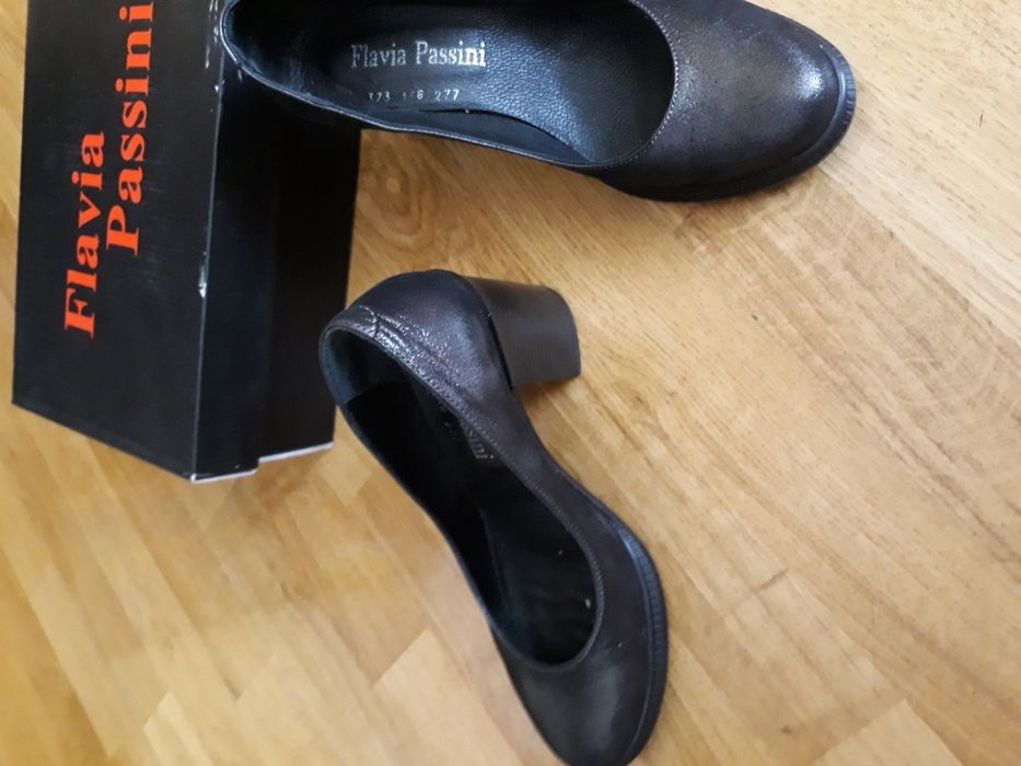 Pantofi piele naturală, mărimea 39, Flavia Passini.