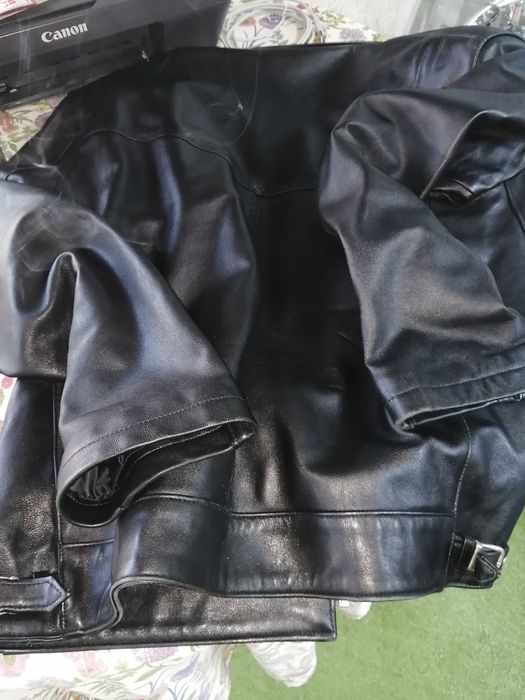 Продавам мъжко кожено яке от естествена кожа.,размер 52.