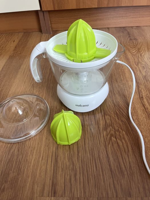 Сокоизтисквачка / преса за цитруси, фрешове