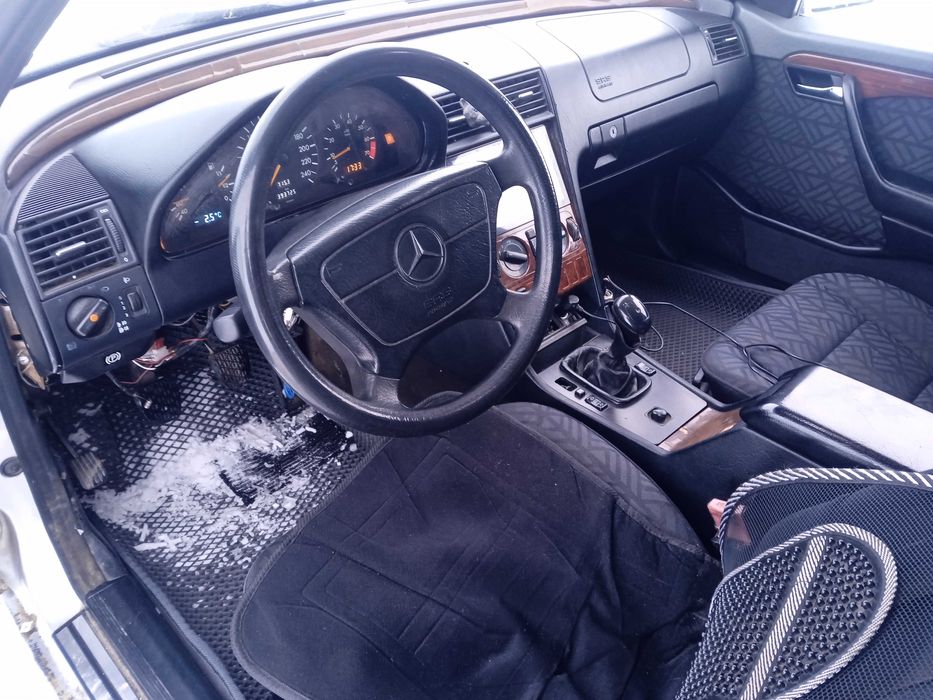 Мерседес 180 C W202