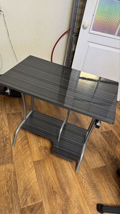 Продам стол учебный