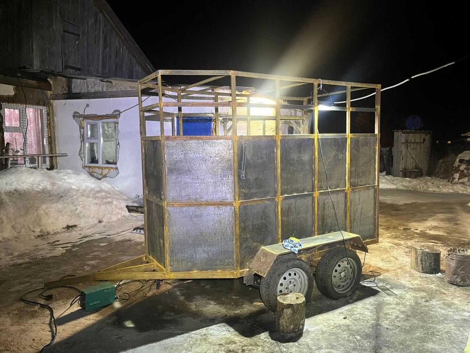 Прицеп коневозка