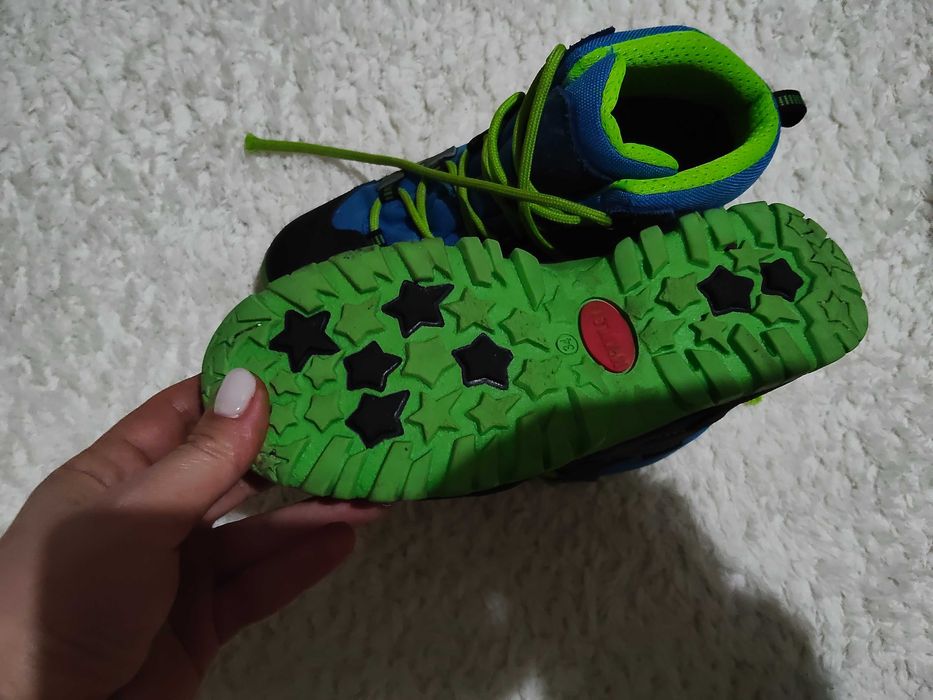 Обувки за момчета номер 34
