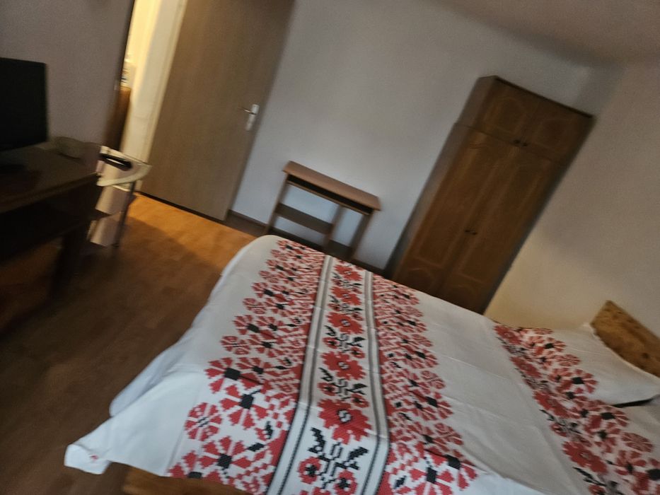 Închiriez garsonieră