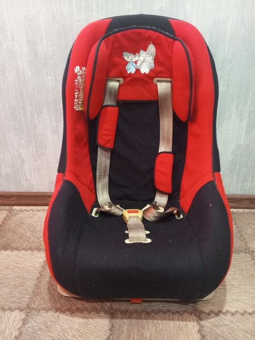 Автомобильное кресло