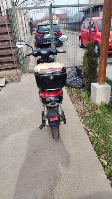 Vând scuter electric