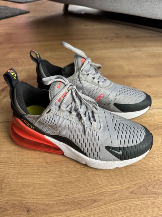 Nike Air Max 270 – mărime 38, stare bună