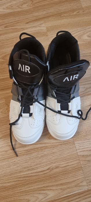Vând adidași noi Nike Air