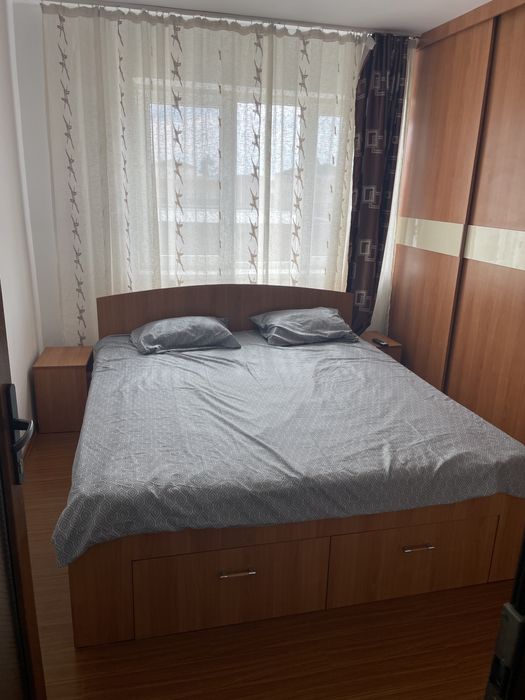 Inchiriez apartament ,in micro 9