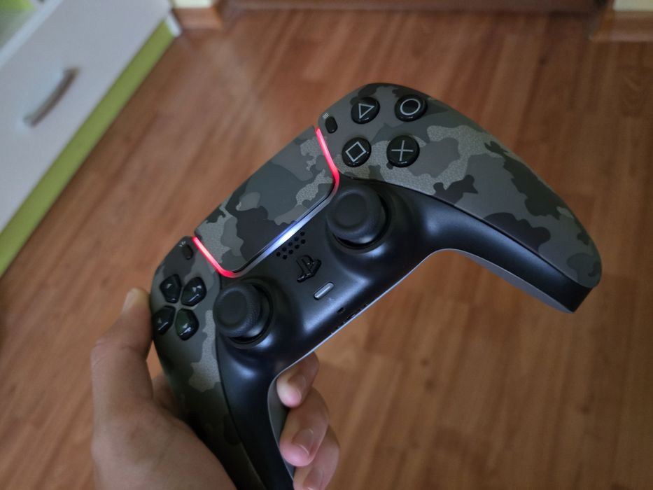 PS5 контролер цвят grey camo като чисто нов!