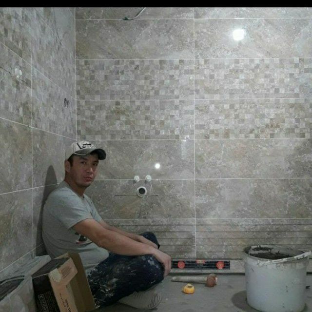 Кафельщик аккуратно качественно