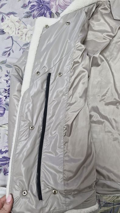 Продам весеннюю куртку