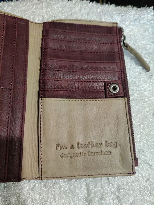 Дамски кожени портмонета