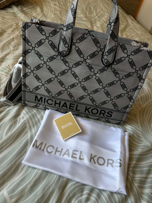 Michael Kors чанта