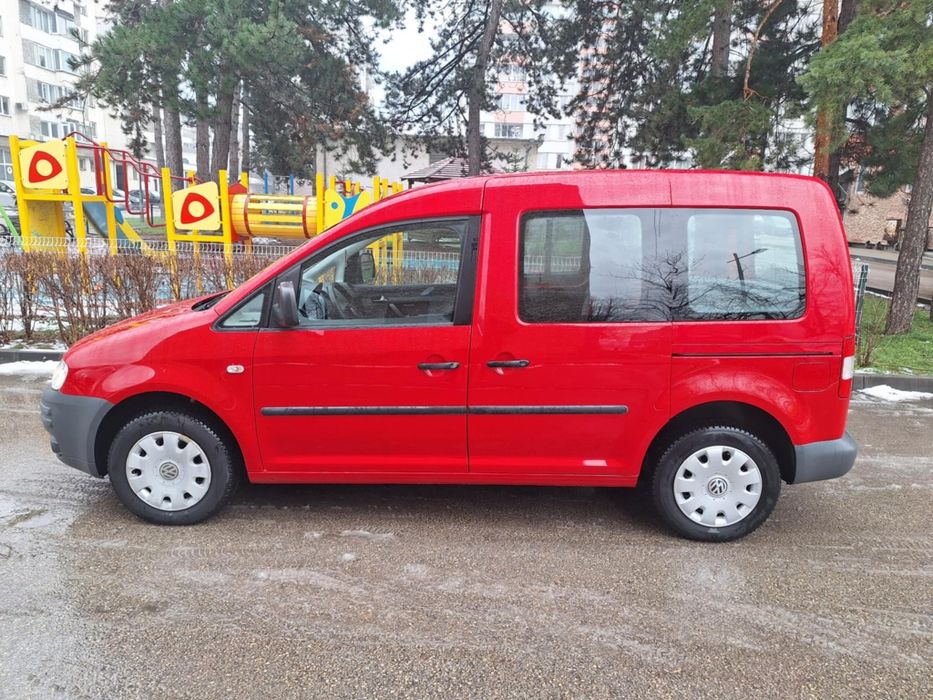 Фолксваген Кади 1,4 бензин 2009 год