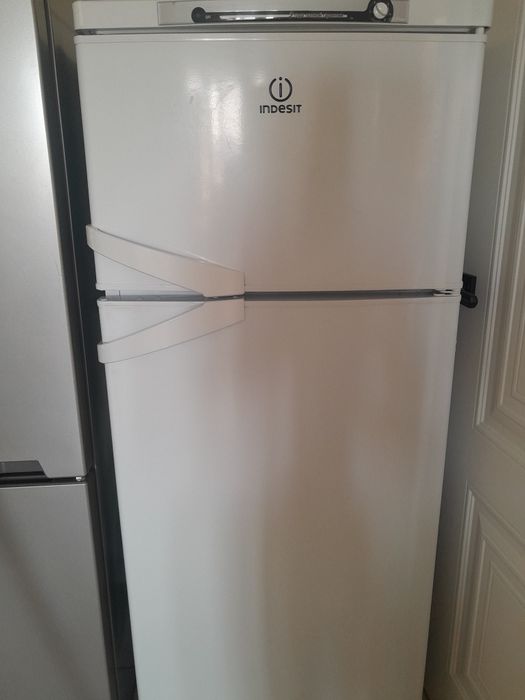 холодильник Indesit