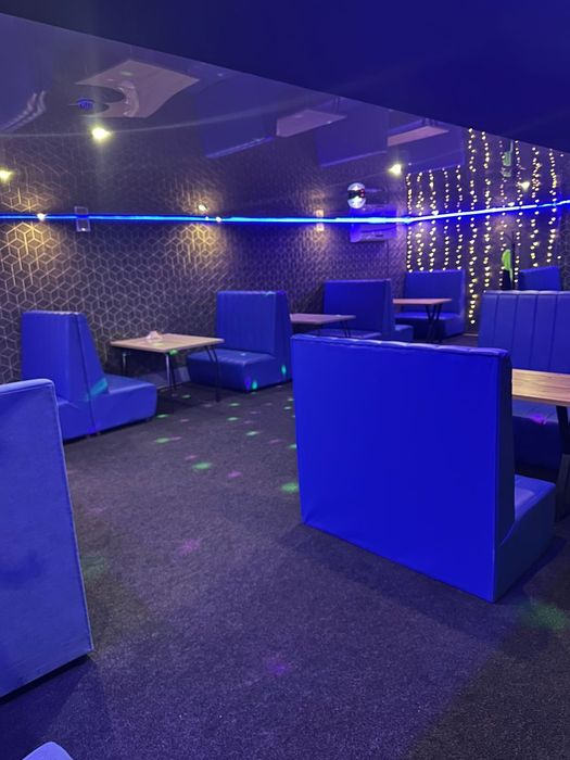 Продам диваны для кафе