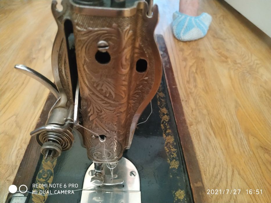 Продам швейную машинку