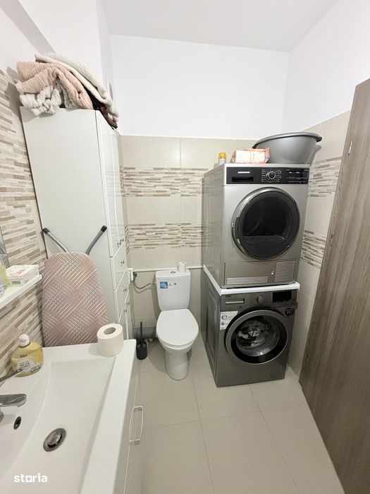 Decomandat, balcon închis, lift, mobilat/utilat,loc parcare