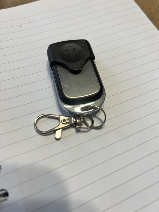 Универсално дистанционно за гаражни,ролетни врати и аларми честота 433