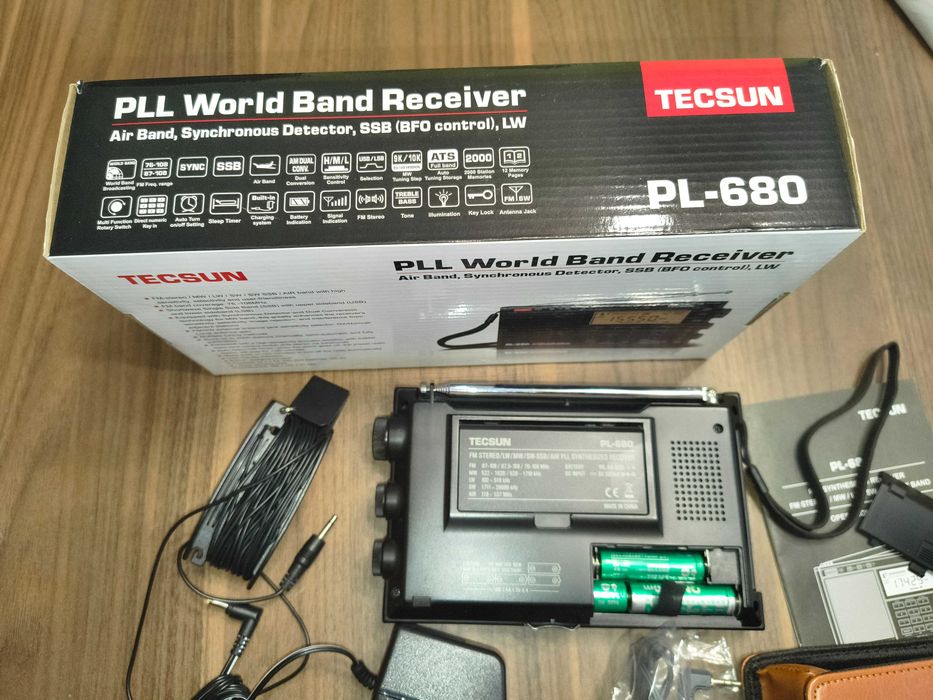 Tecsun PL-680 Full-band FM/MW/SWB Радиоприемник с любителски SSB и авиационен AIR обхват (като НОВ)