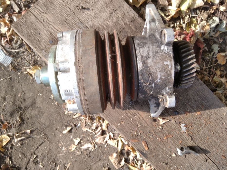 Продам водяную помпу.