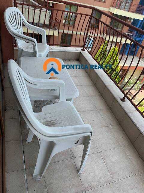 Голям двустаен апартамент в Слънчев Бряг