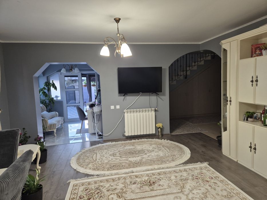 Casă de vanzare privat