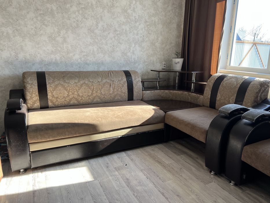 срочно продам диван