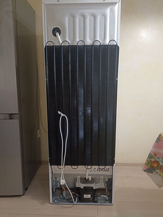 Продам Морозильник indesit