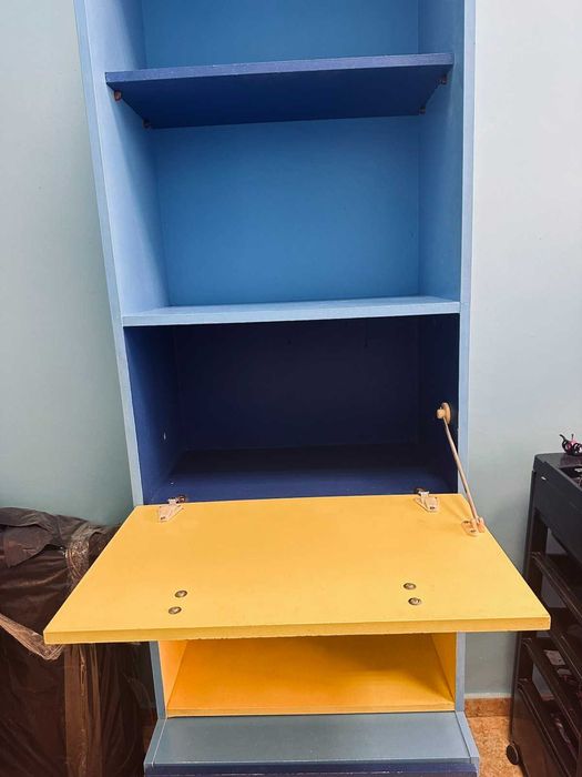 ПОДАРЯВАМ Ученическо бюро и шкаф