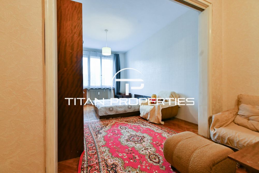 Продава се Тристаен апартамент в София, Център - 88 кв.м за 2955 €/кв.м - Снимка #3