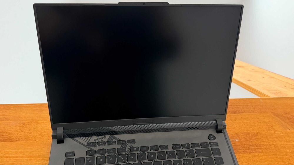 ASUS ROG Strix G614JV RTX 4060 165Hz 16GB RAM DDR5 - Garantie 12/2027 + Cadou Cooler RGB  - Garantie 06/2027