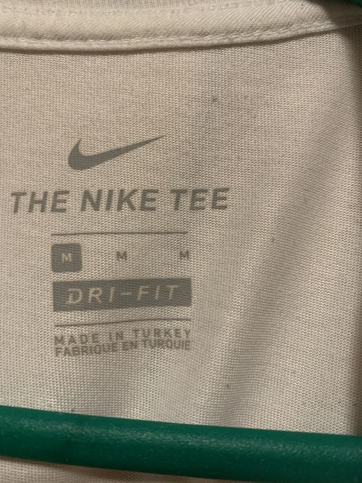 Vand Tricou “Nike”