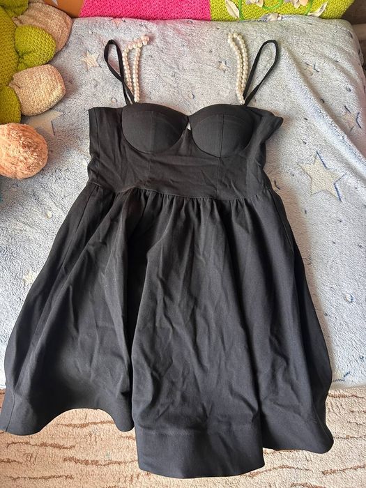 Женское платье до колена