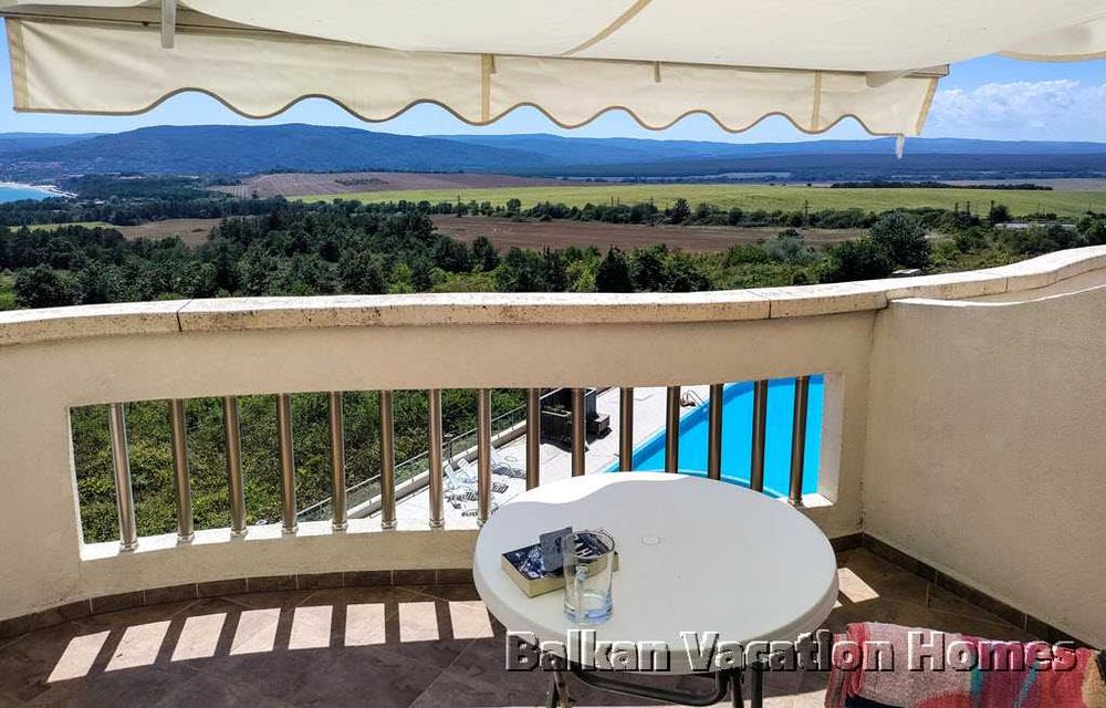 Двустаен апартамент с гледка море в Бяла