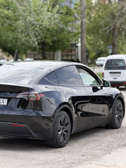 Tesla Model Y DUAL m LONG range