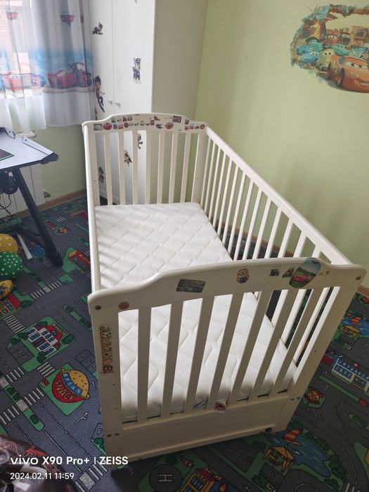 бебешка кошара с чекмедже + матрак