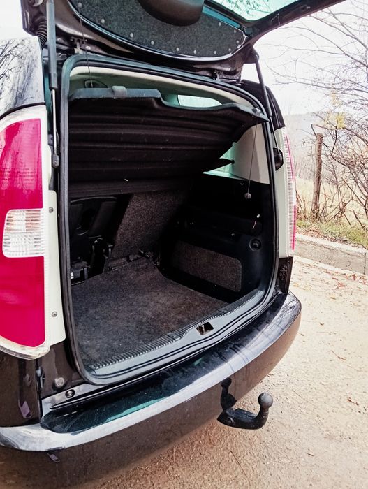 Vând sau schimb Skoda Roomster 1.9 motorina