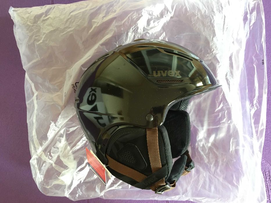 Нова каска за ски UVEX, размер S (52-55 см)