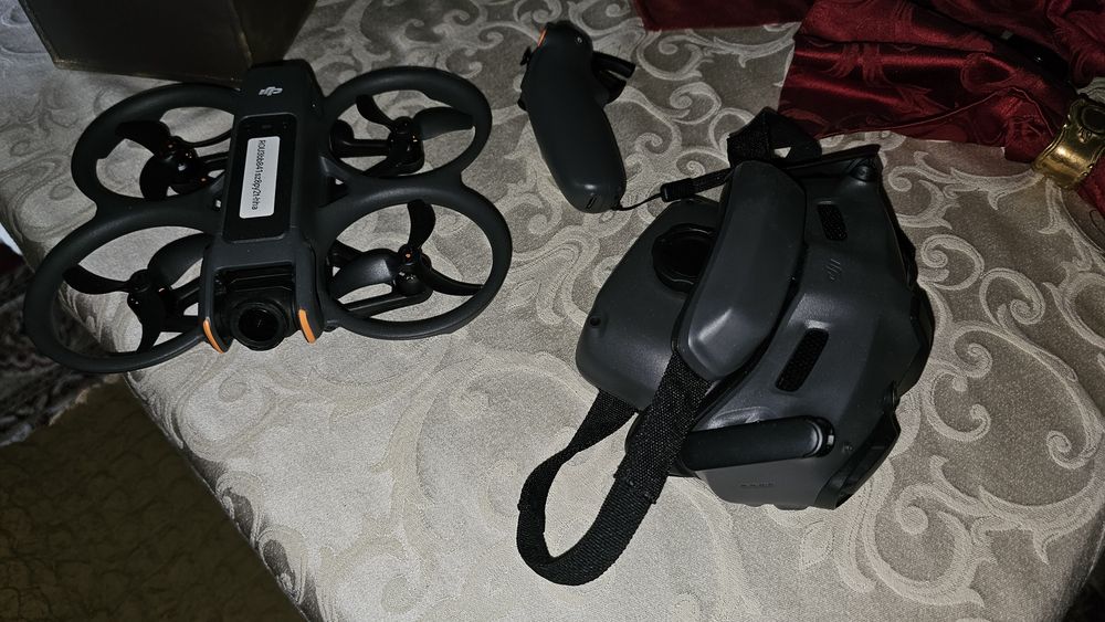 Vând dronă DJI Avata 2